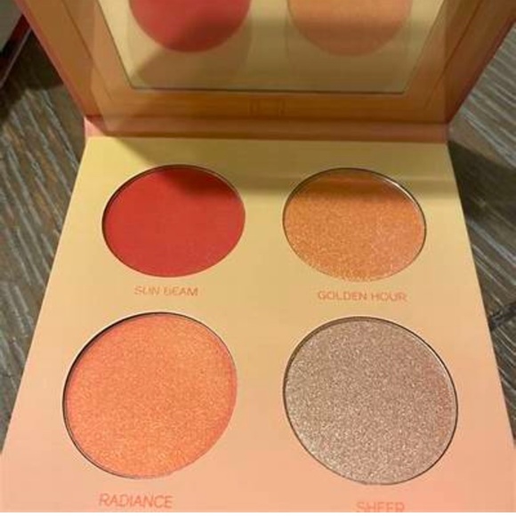 HIPDOT Sun Goddess 4-Shade Face Palette NEW! - Picture 2 of 5